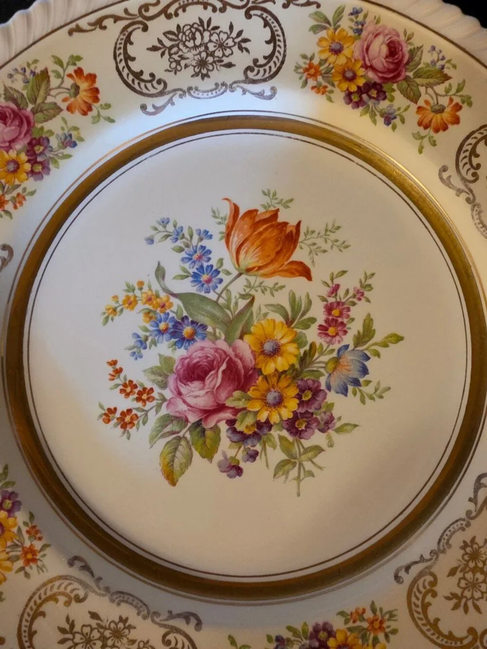 JOHNSON BROS BELFORD OLD ENGLISH~FLOWERS~GOLD~DINNER PLATE